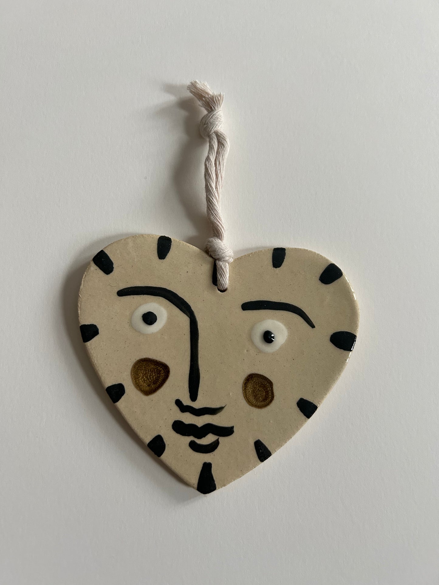 Isolation Face Heart Hanging Decoration Large White Gold Cheeks