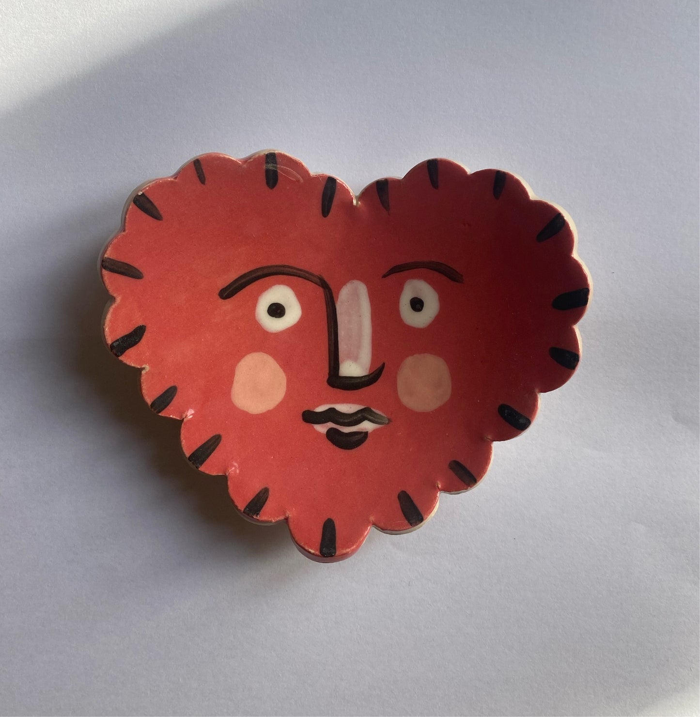 Isolation Face Heart Trinket dish