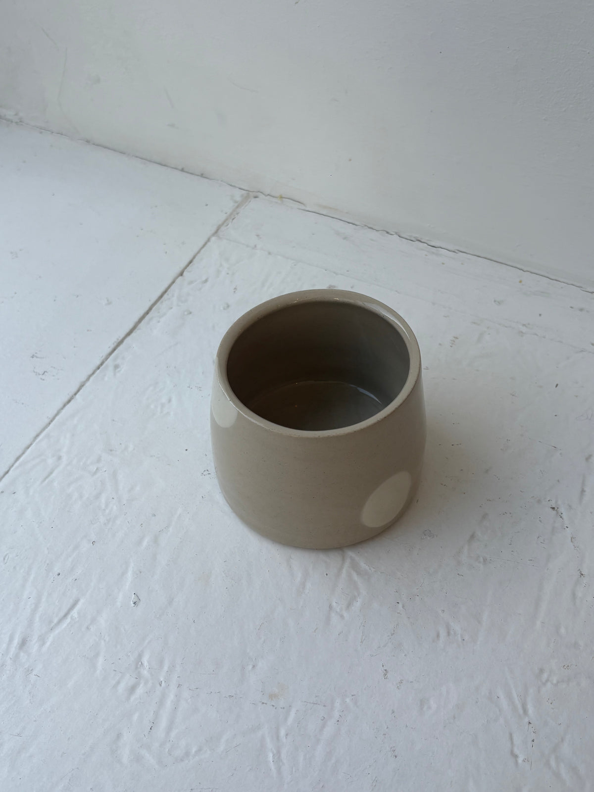 Le Dot Handleless Cup in Mayo ( Cream)