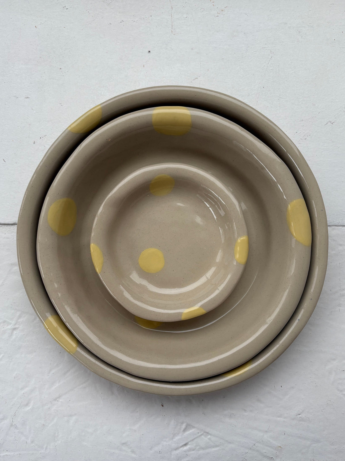 Le Dot Large Dish in Dijon ( Yellow )