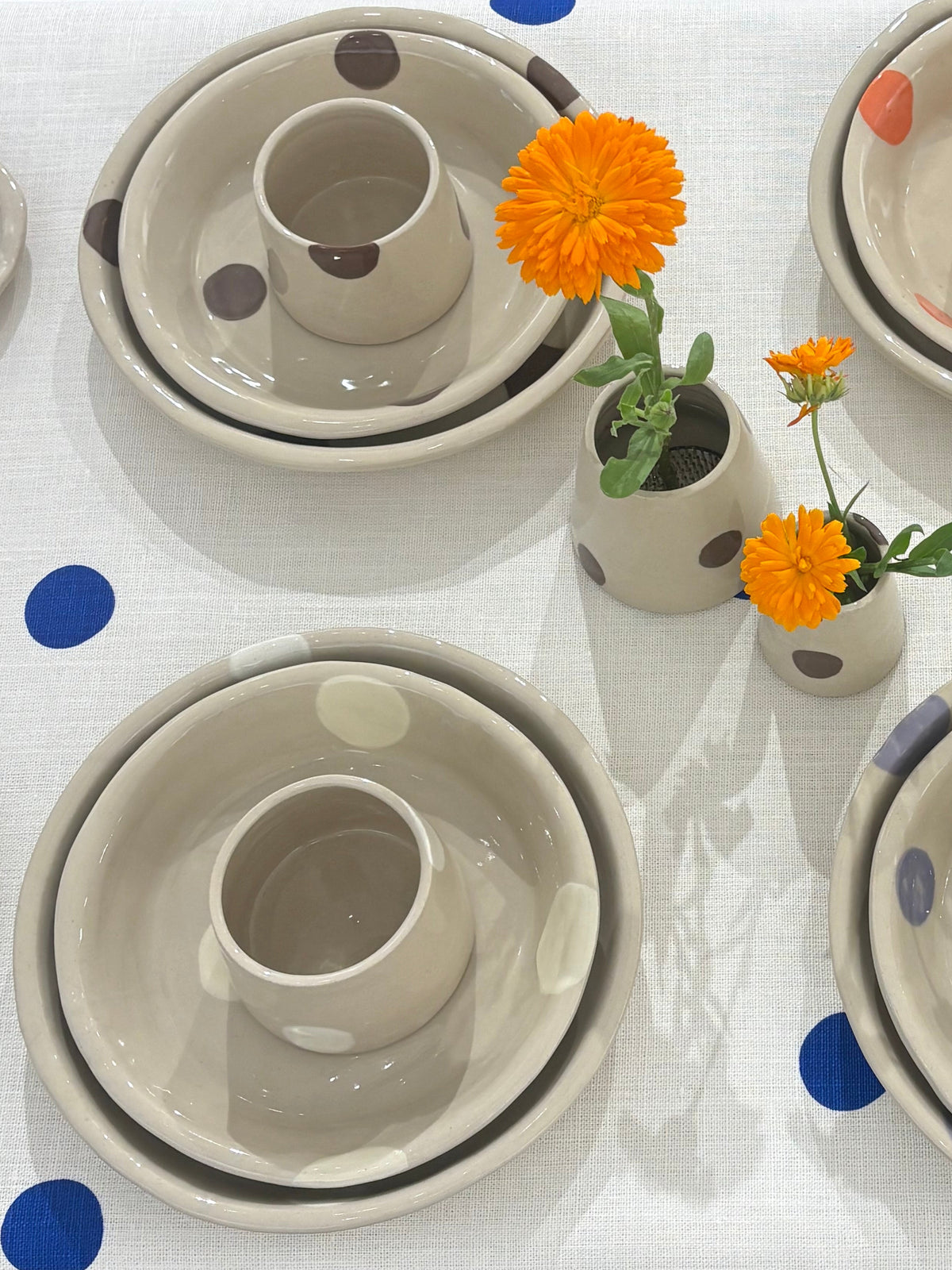 Le Dot Medium Dish in Mayo ( Cream )