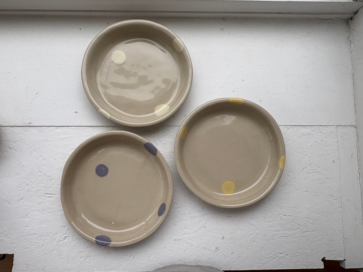 Le Dot Medium Dish in Carnation( Lilac )