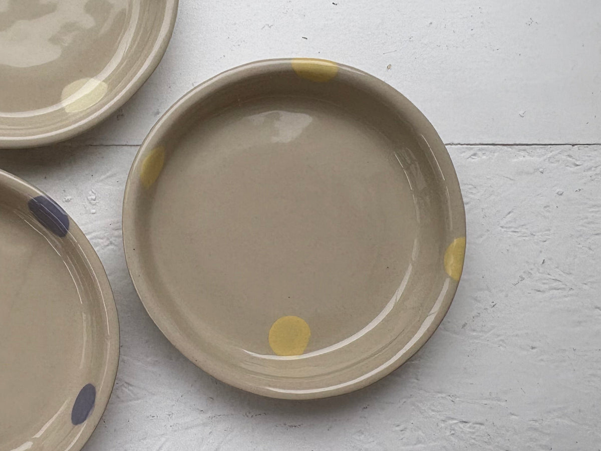 Le Dot Large Dish in Dijon ( Yellow )