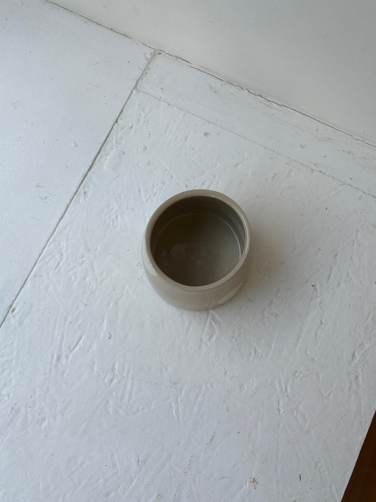 Le Dot Handleless Cup in Mayo ( Cream)