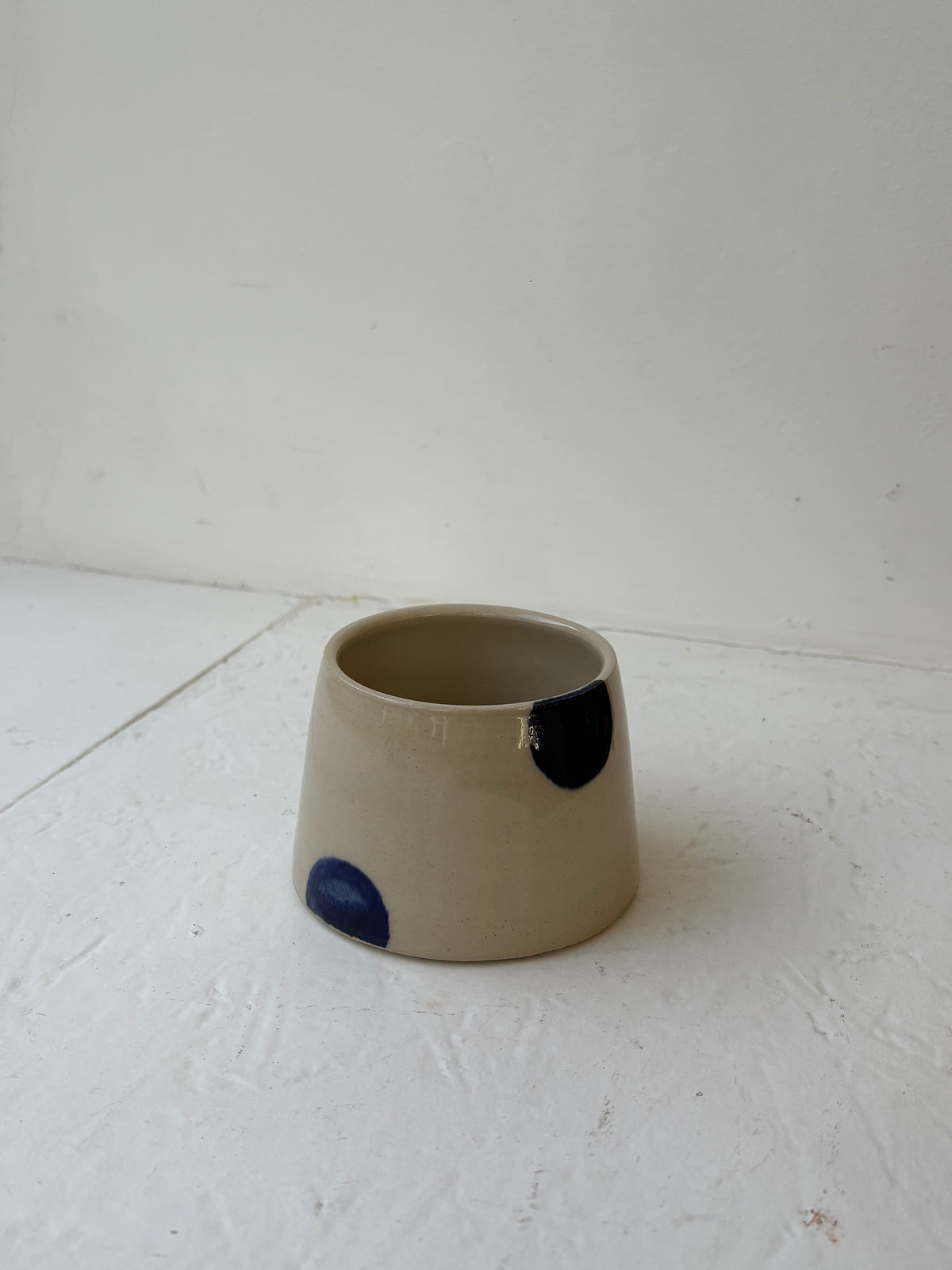 Le Dot Handleless Cup in Gertain ( Blue )